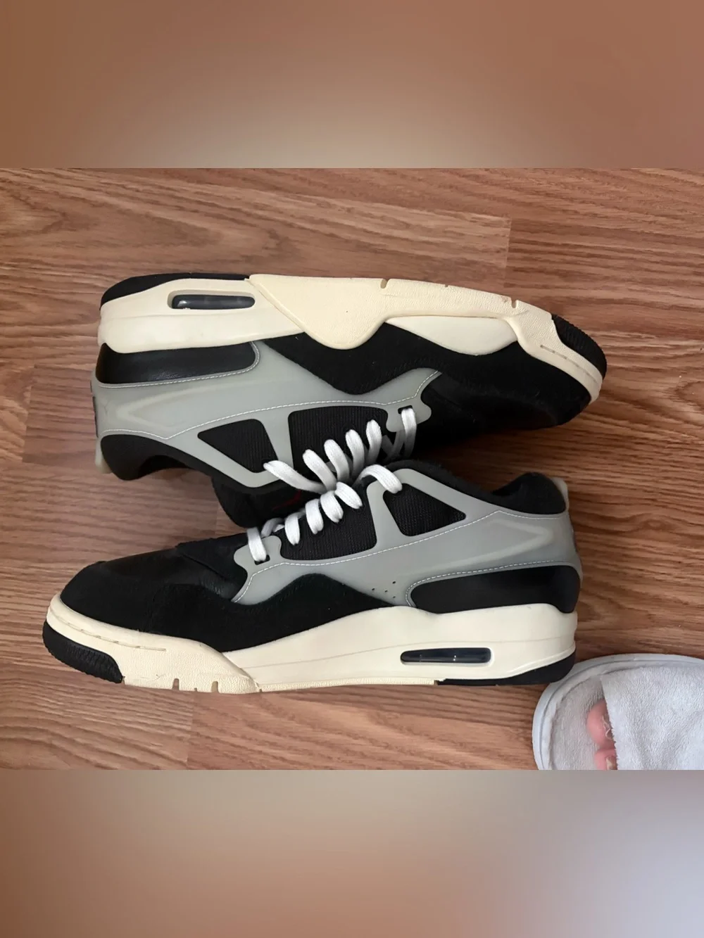 Men Jordan 4 RM
